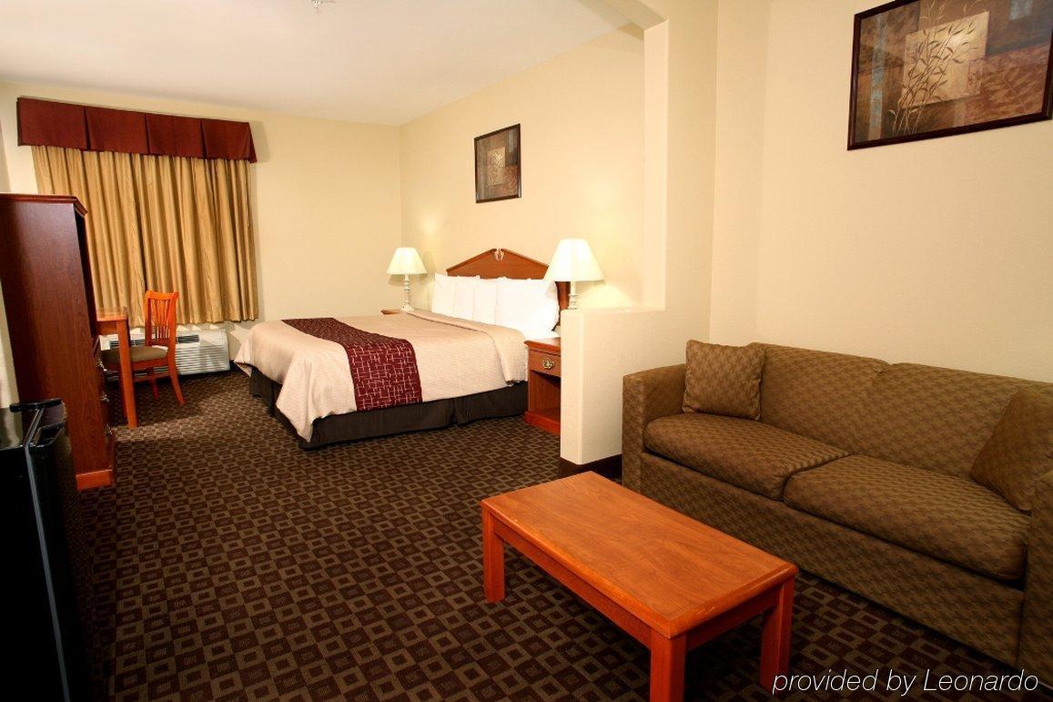 Red Roof Inn & Suites Lake Charles Habitación foto